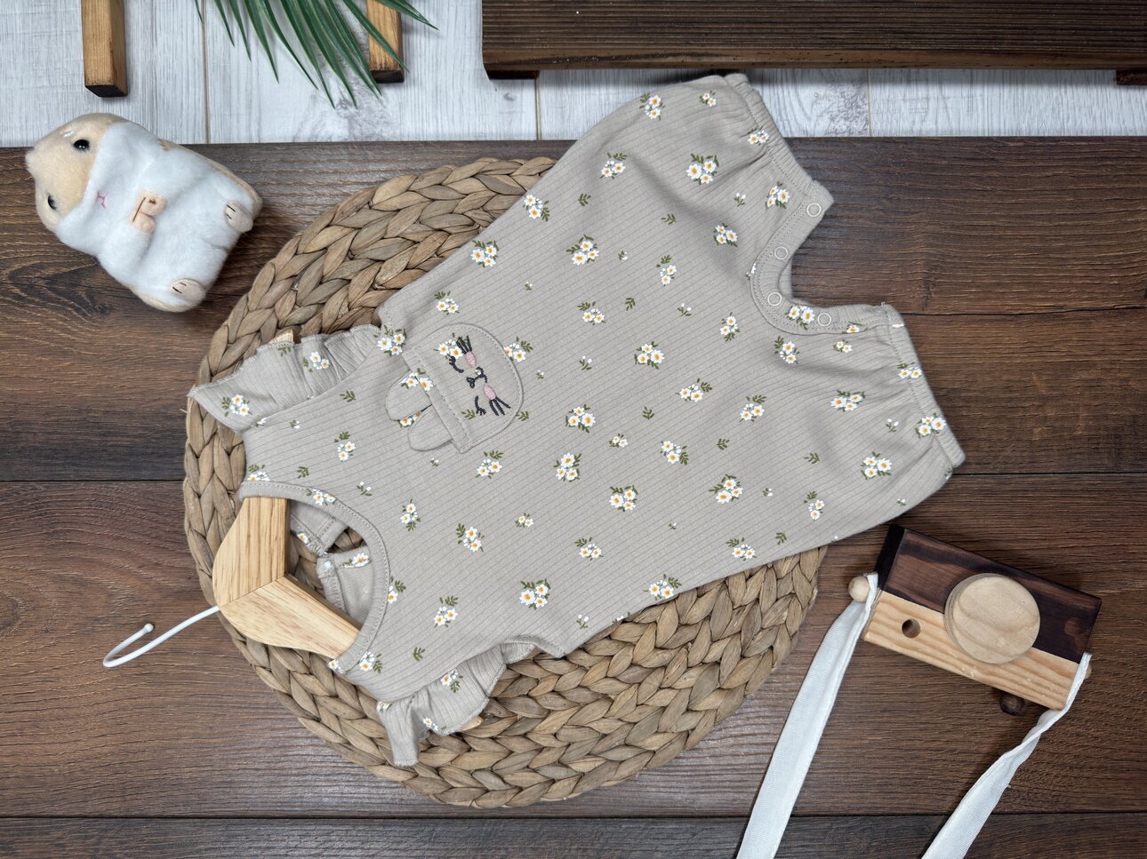 Organik Pamuklu Çiçek Desenli Kedi Kulak Detaylı Kız Bebek Tulum