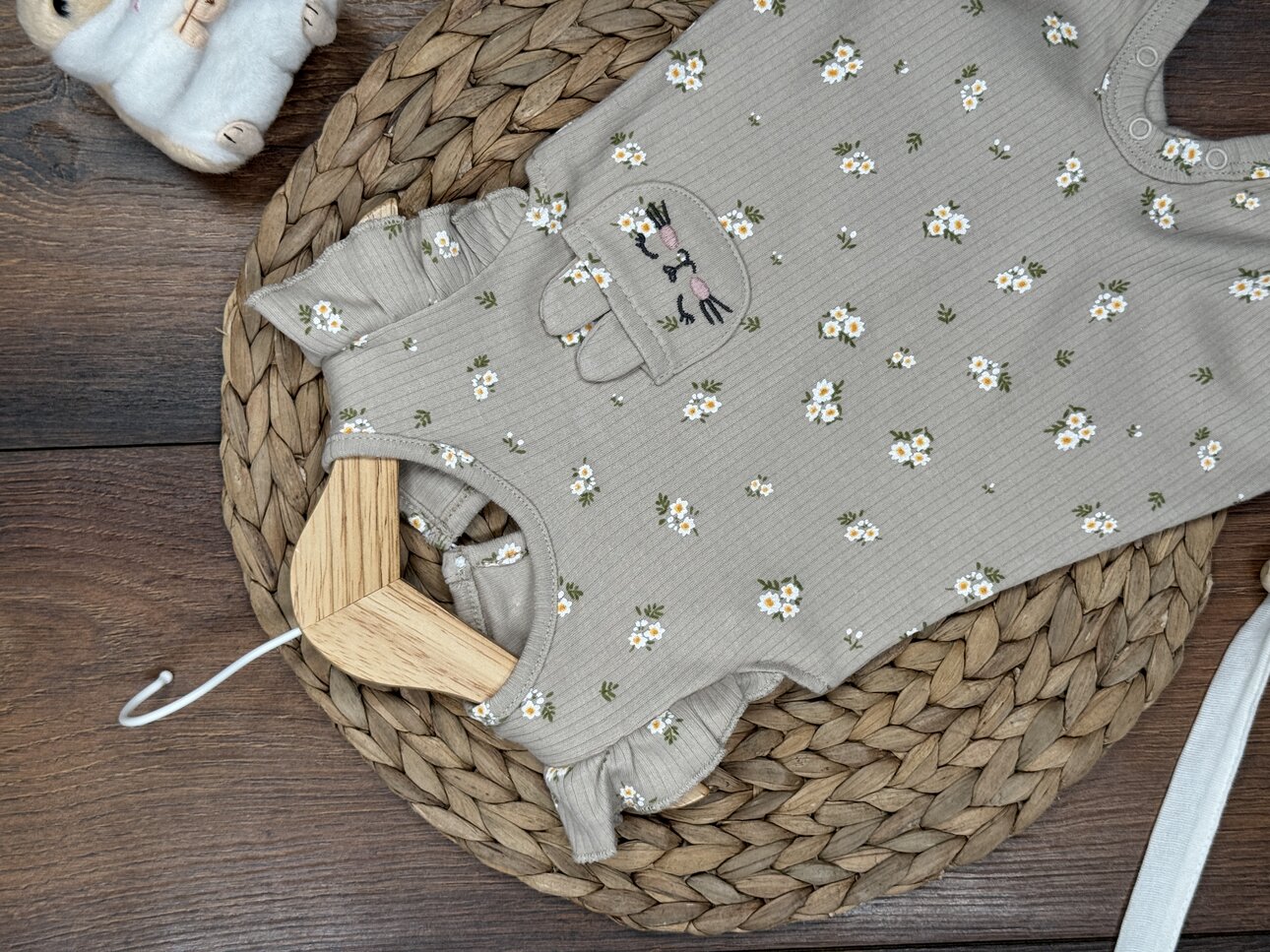 Organik Pamuklu Çiçek Desenli Kedi Kulak Detaylı Kız Bebek Tulum